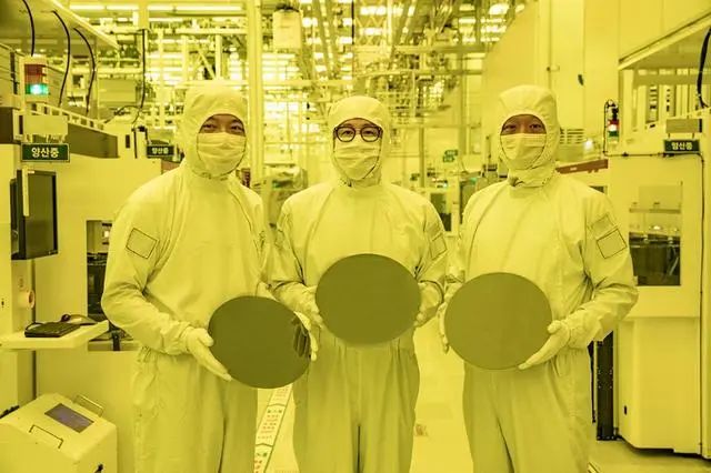 全球首条无人半导体封装生产线亮相！三星宣布成功实现自动化