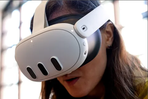 Meta发布新一代VR头显：处理器、屏幕升级，支持彩色透视和手部追踪