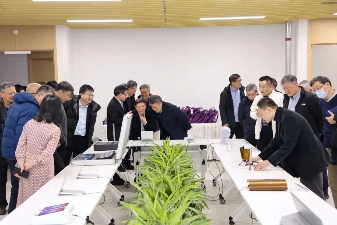 OLED关键材料突破！维信诺第四代pTSF技术实现量产商用