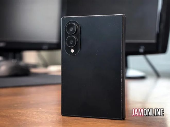 三星Galaxy Z Fold8宽折叠手机机模曝光