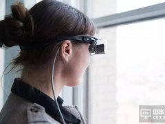 加拿大高科技OLED眼镜助法定盲人重见光明