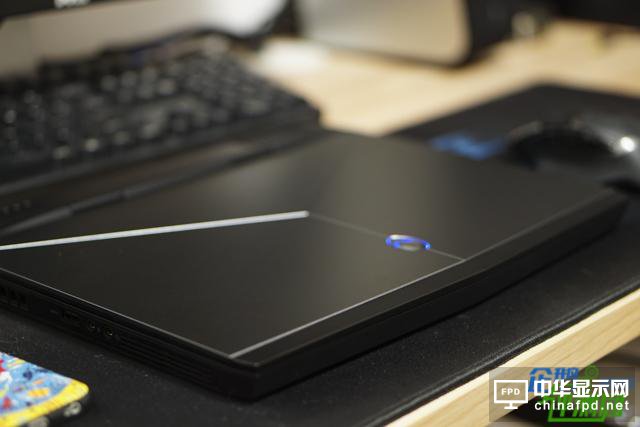 半吊子游戏迷玩新款外星人 OLED屏幕让体验提升好几档