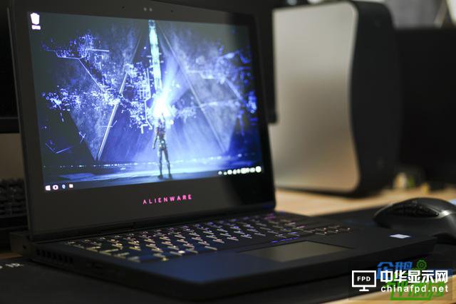 半吊子游戏迷玩新款外星人 OLED屏幕让体验提升好几档