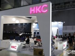HKC展出主力电竞屏 还吸引到国外选手的到场